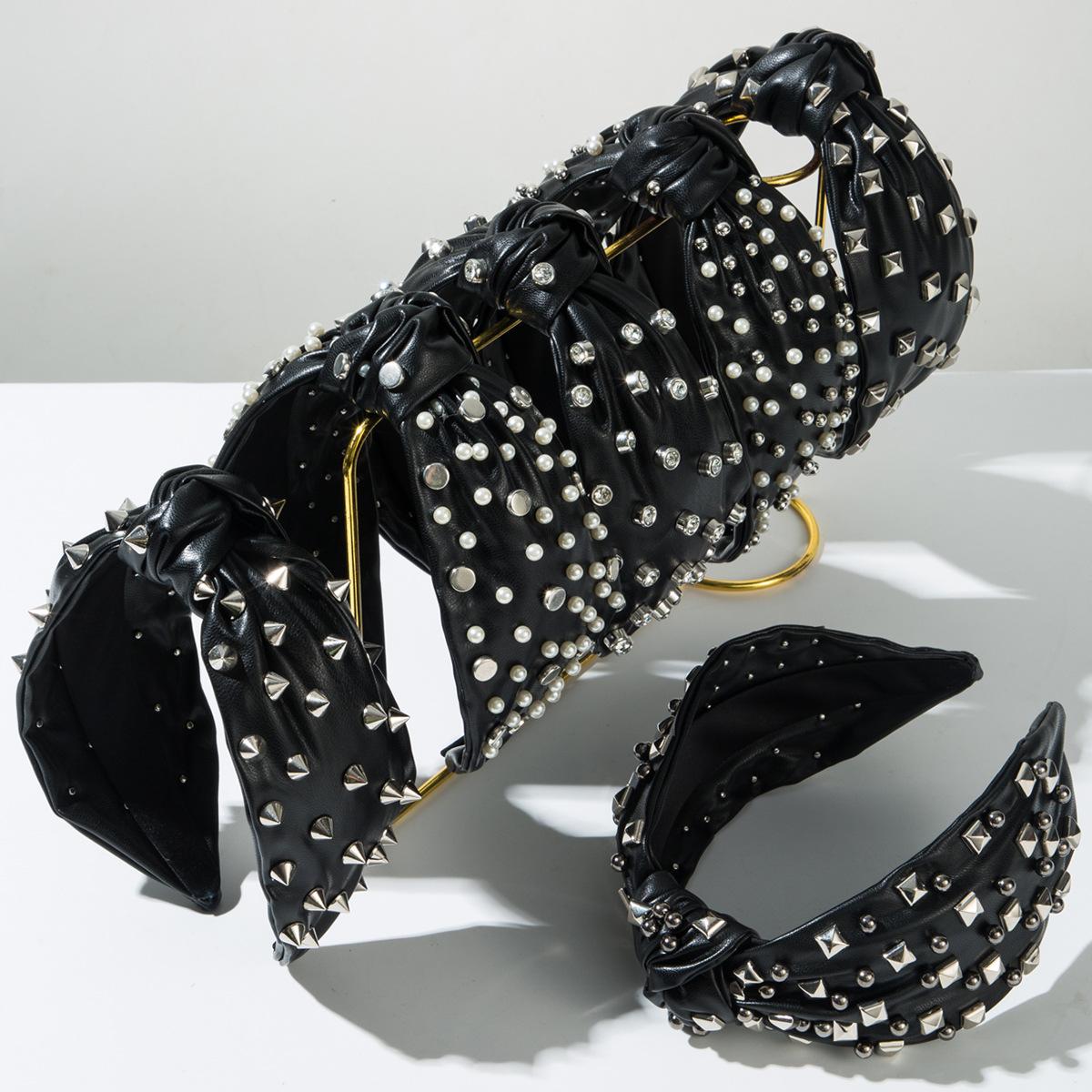 New Fashionable Female Inlaid Alien Rivet Light Luxury Trendy Sweet Cool Hair Accessories
New Fashionable Female Inlaid Alien Rivet Light Luxury Trendy Sweet Cool Hair Accessories