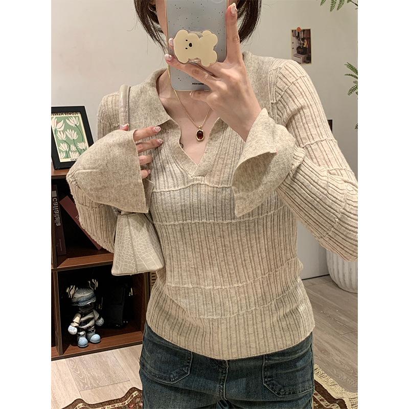 Oatmeal Color Lapel Inner Long-sleeved Knitted Bottoming Shirt for Women Autumn Design Niche Unique and Chic Bell-sleeved Top One Size
Oatmeal Color Lapel Inner Long-sleeved Knitted Bottoming Shirt for Women Autumn Design Niche Unique and Chic Bell-sleeved Top One Size