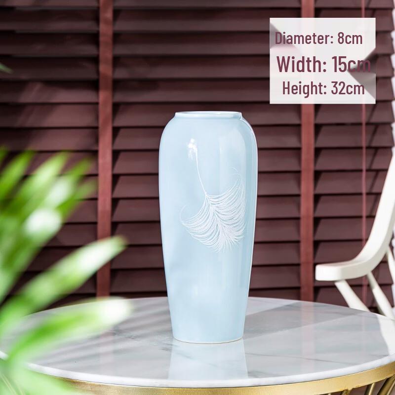 Vintage Hand-Painted Ceramic Feather Vase (Set of 2)
Vintage Hand-Painted Ceramic Feather Vase (Set of 2)