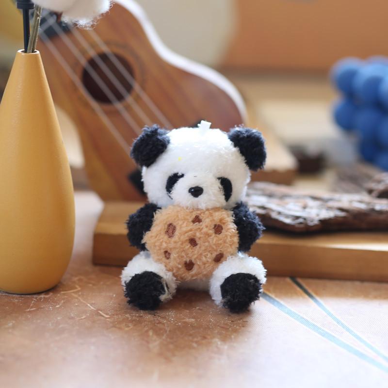 Милые милые печеньки, плюшевые игрушки-подвески в виде панды, куклы, сумки, подвесные украшения, брелок, куклы 12cm
Милые милые печеньки, плюшевые игрушки-подвески в виде панды, куклы, сумки, подвесные украшения, брелок, куклы 12cm