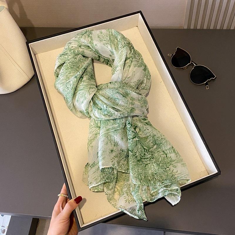 Изысканный сине-белый шарф из дерева для женщин для весенних и летних путешествий на пляже, шаль для защиты от солнца осенью, тонкий хлопок лен 180*90cm
Изысканный сине-белый шарф из дерева для женщин для весенних и летних путешествий на пляже, шаль для защиты от солнца осенью, тонкий хлопок лен 180*90cm