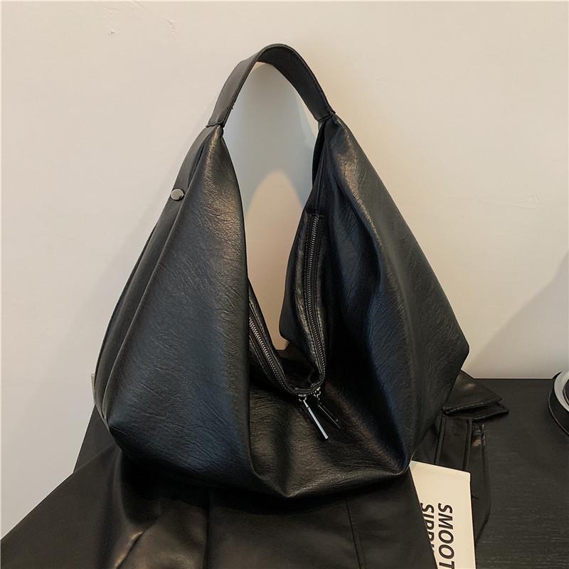 Women s PU Wide-Shoulder Crossbody Tote - Large Capacity & Trendy Streetwear 2024 43x32x13 CM чёрный
Women s PU Wide-Shoulder Crossbody Tote - Large Capacity & Trendy Streetwear 2024 43x32x13 CM чёрный