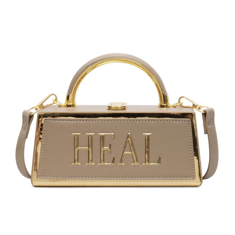 2026 New Arrival Luxury Boxy Handbag for Women PU Leather with Gold HEAL Letter Top Handle Clutch Bag Detachable Shoulder Strap
2026 New Arrival Luxury Boxy Handbag for Women PU Leather with Gold HEAL Letter Top Handle Clutch Bag Detachable Shoulder Strap