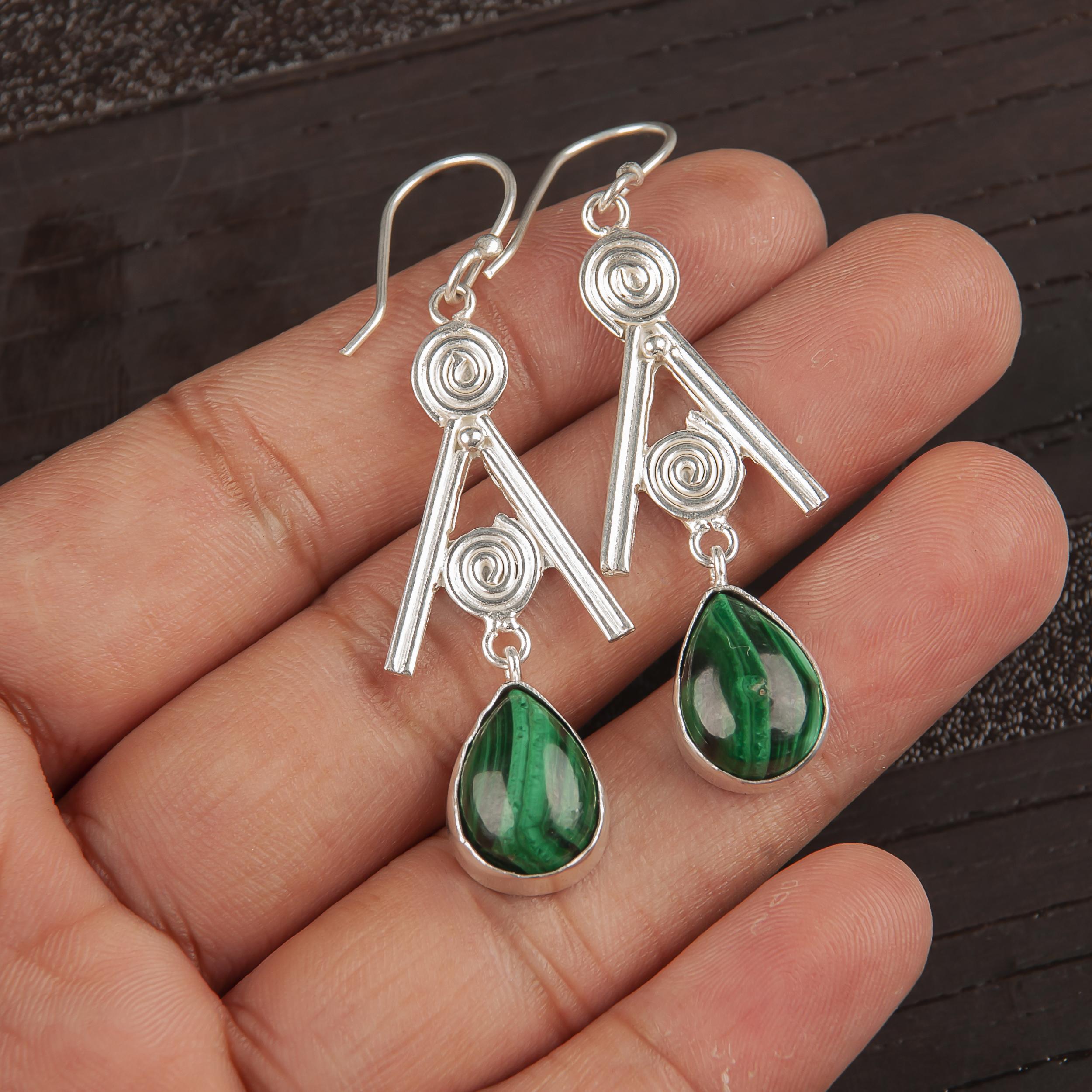 Malachite Earrings, 925 Sterling Silver Earrings Jewelry. Gift For Women Handmade Earrings Gemstone Jewelry 2.4 Inches зелений
Malachite Earrings, 925 Sterling Silver Earrings Jewelry. Gift For Women Handmade Earrings Gemstone Jewelry 2.4 Inches зелений