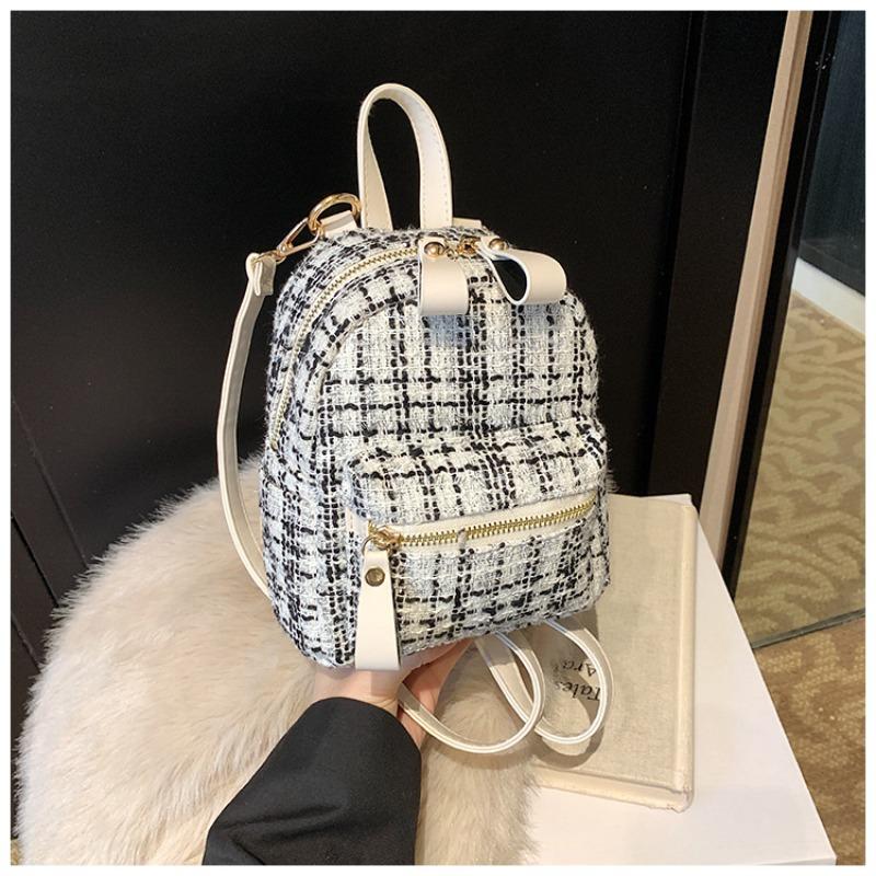 Рюкзак большой вместимости высокой ценности женская сумка зимний новый универсальный клетчатый маленький рюкзак белый
Рюкзак большой вместимости высокой ценности женская сумка зимний новый универсальный клетчатый маленький рюкзак белый