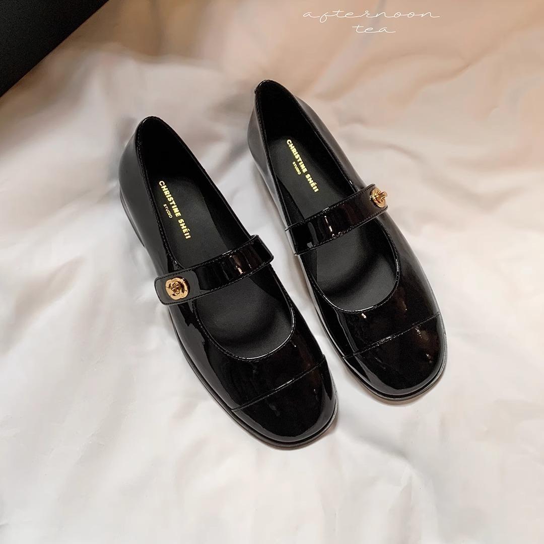 Cowhide version~ Christmas prelude buckle leather commuter thick heel Mary Jane single shoes women 35
Cowhide version~ Christmas prelude buckle leather commuter thick heel Mary Jane single shoes women 35