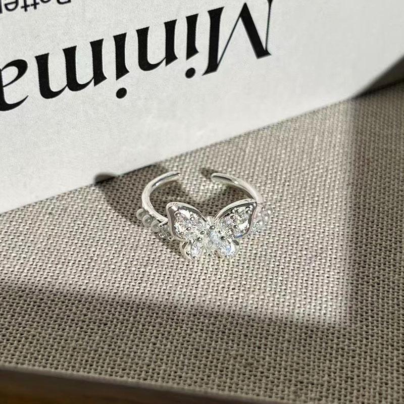 2026 Pearl Butterfly Star Diamond Sweet and Cool Flower Pearl Inlaid Ring Female Star Cold Wind Light Luxury Versatile Ring Tide Resizable
2026 Pearl Butterfly Star Diamond Sweet and Cool Flower Pearl Inlaid Ring Female Star Cold Wind Light Luxury Versatile Ring Tide Resizable