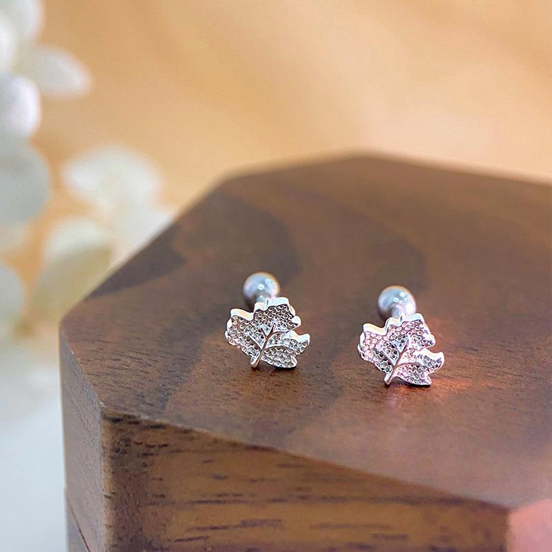 Forest-style Maple Leaf Screw Earrings Exquisite Small Fresh Pastoral Style Anti-fall Earrings
Forest-style Maple Leaf Screw Earrings Exquisite Small Fresh Pastoral Style Anti-fall Earrings