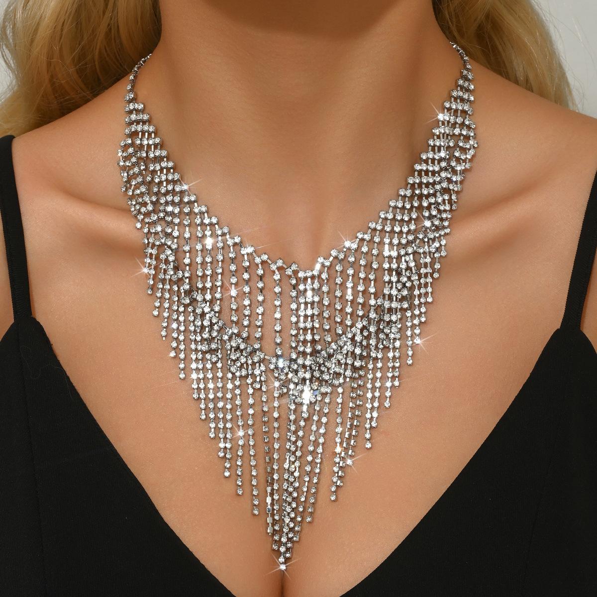 Exaggerated Heavy Industry Diamond-Encrusted Long Fringed Necklace Fashionable Light Luxury High-End Sense Collarbone Chain Design Sense Neck
Exaggerated Heavy Industry Diamond-Encrusted Long Fringed Necklace Fashionable Light Luxury High-End Sense Collarbone Chain Design Sense Neck