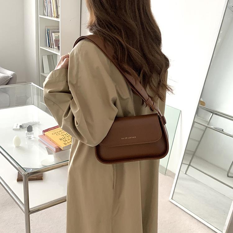 Bag women s bag fashion messenger bag niche design underarm bag women s new wide shoulder strap Korean version messenger bag bags коричневий
Bag women s bag fashion messenger bag niche design underarm bag women s new wide shoulder strap Korean version messenger bag bags коричневий