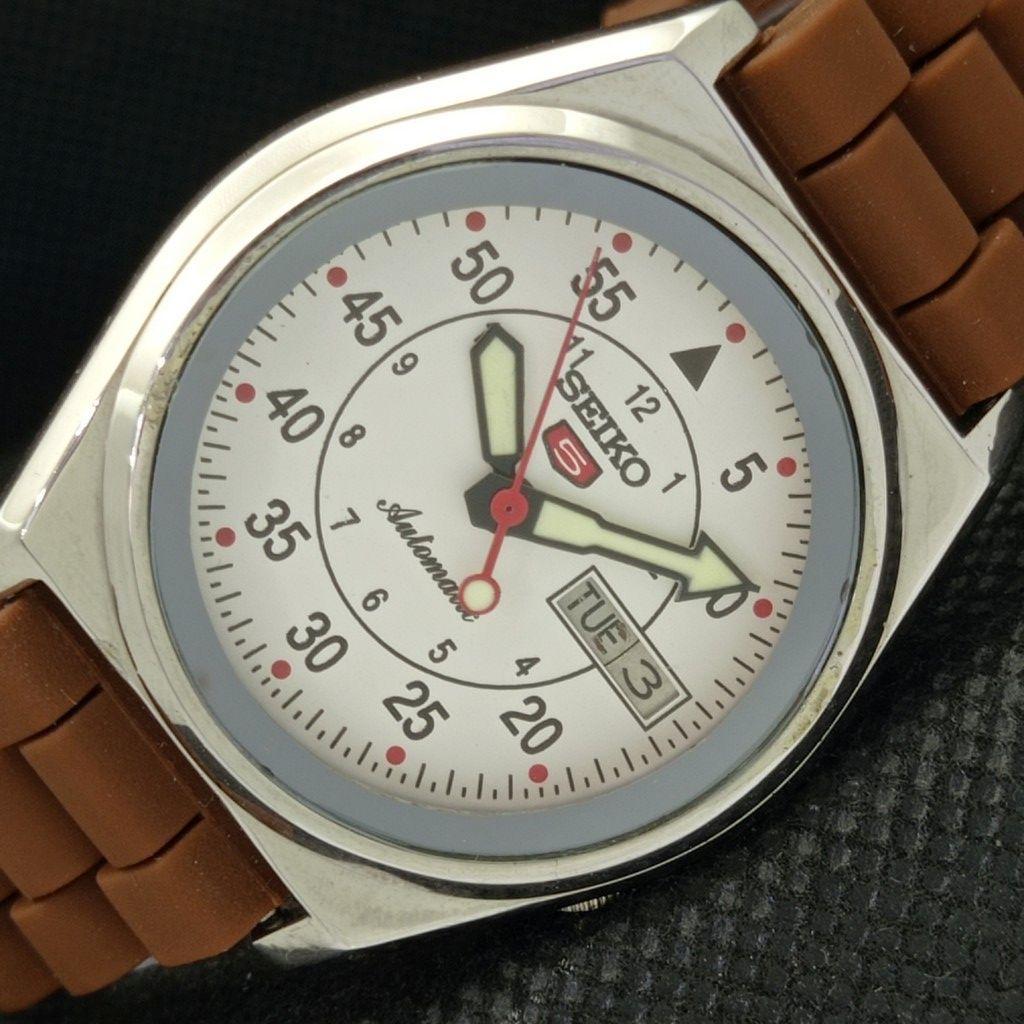 Б/У винтажные часы SEIKO 5 AUTOMATIC 7009A JAPAN MENS D/D WHITE WATCH 594a-a311621-2 SKU594a-a311621
Б/У винтажные часы SEIKO 5 AUTOMATIC 7009A JAPAN MENS D/D WHITE WATCH 594a-a311621-2 SKU594a-a311621