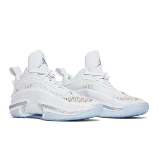 Air Jordan 36 Low Pure Money DH0833-101 EU 41 металлик серебряный/белый
Air Jordan 36 Low Pure Money DH0833-101 EU 41 металлик серебряный/белый