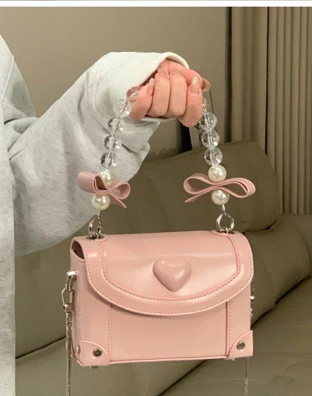 JIAERDI Sweet Pink Messenger Bag Women Fairycore Aesthetic Handle Pearl Chain Crossbody Bags Ladies Harajuku Heart Y2k Hand Bag рожевий
JIAERDI Sweet Pink Messenger Bag Women Fairycore Aesthetic Handle Pearl Chain Crossbody Bags Ladies Harajuku Heart Y2k Hand Bag рожевий