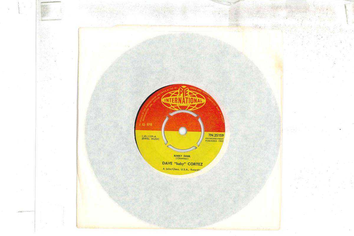 7inch Record DAVE BABY CORTEZ Rinky Dink Getting Right 7N25159 PYE INTERNATIO 1962 UK SoulFunk Used
7inch Record DAVE BABY CORTEZ Rinky Dink Getting Right 7N25159 PYE INTERNATIO 1962 UK SoulFunk Used