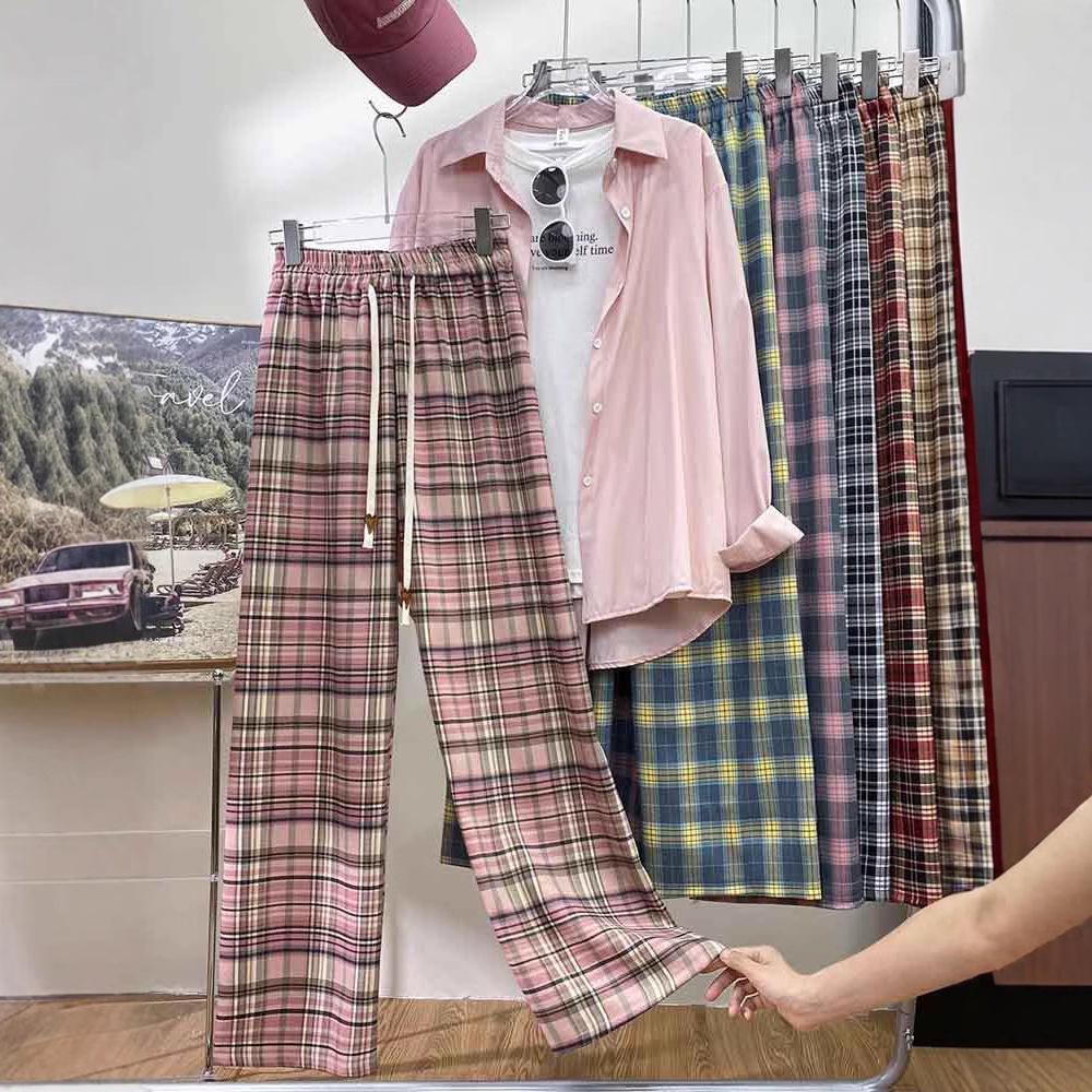 Women s Pink Plaid Drawstring Wide-Leg Pants - Petite 145cm, Slimming, Vintage, Casual 2XL (Recommended for 126-145 jin)
Women s Pink Plaid Drawstring Wide-Leg Pants - Petite 145cm, Slimming, Vintage, Casual 2XL (Recommended for 126-145 jin)