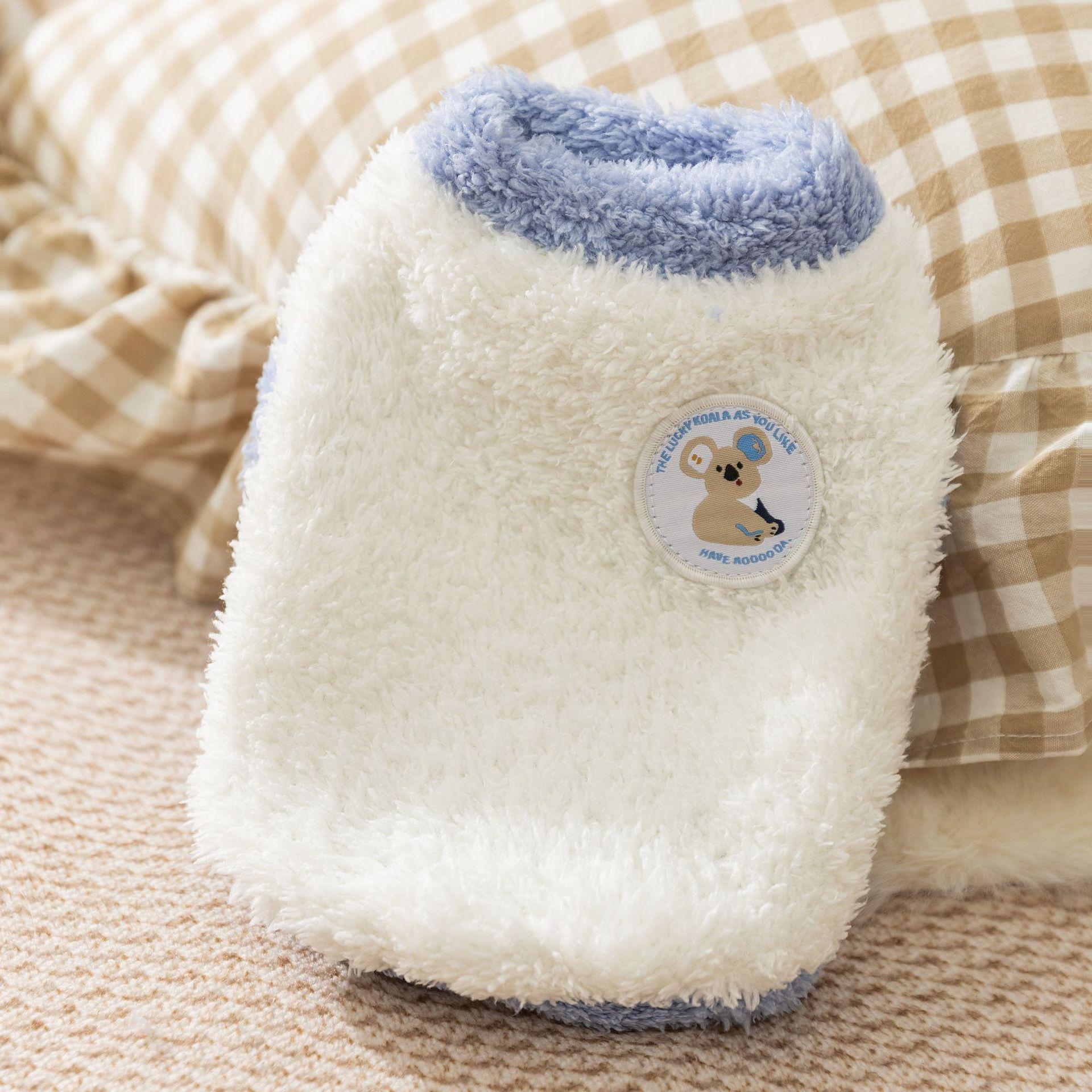 Одежда для кошек осень и зима бархатная двухногая для выгула теплая бархатная XXL (recommended weight 15-10kg) бонди синий
Одежда для кошек осень и зима бархатная двухногая для выгула теплая бархатная XXL (recommended weight 15-10kg) бонди синий