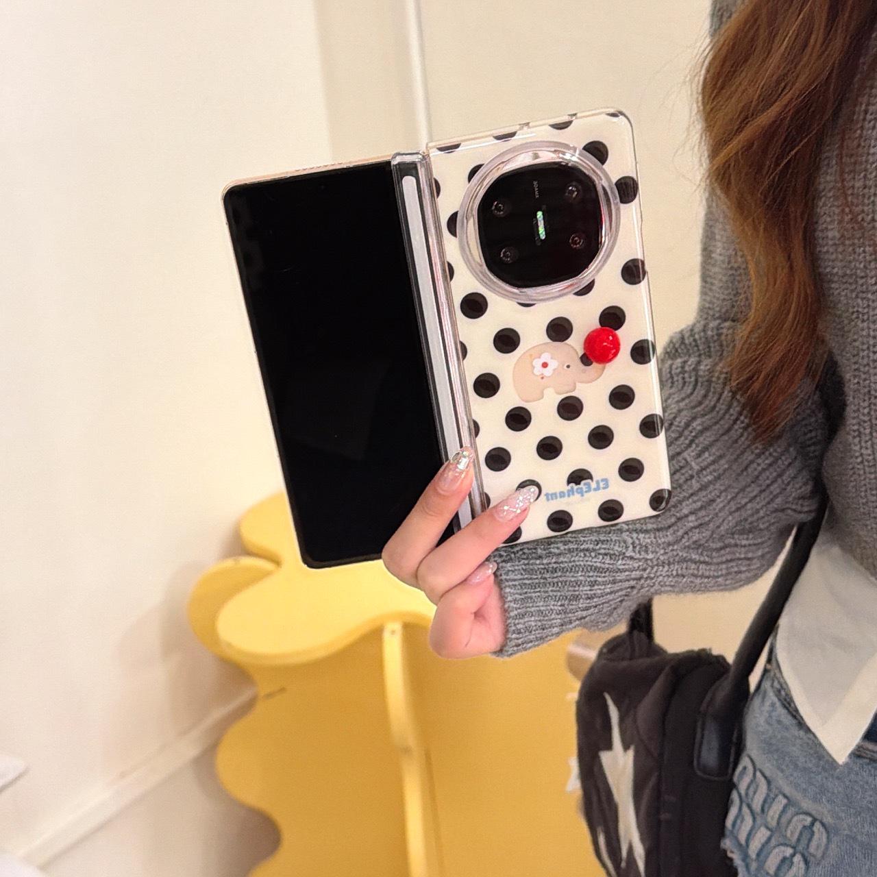 Japan-Korea Polka Dot Elephant Huawei MateX7/X6/X5 Foldable Phone Case - Black Cartoon Design. Mate X5
Japan-Korea Polka Dot Elephant Huawei MateX7/X6/X5 Foldable Phone Case - Black Cartoon Design. Mate X5