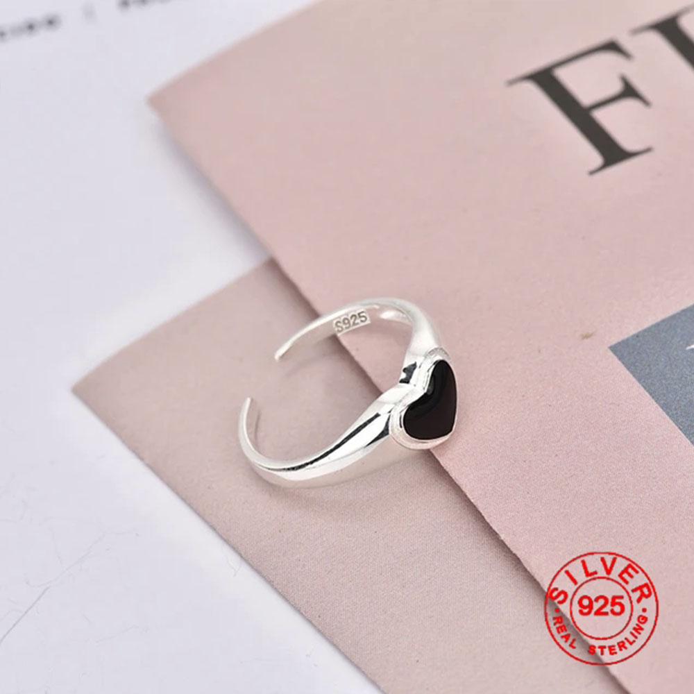 Vintage Silver Color Metal Punk Cry Face Heart Black Open Round Rings Design Finger Rings for Women men Party Jewelry Gifts
Vintage Silver Color Metal Punk Cry Face Heart Black Open Round Rings Design Finger Rings for Women men Party Jewelry Gifts