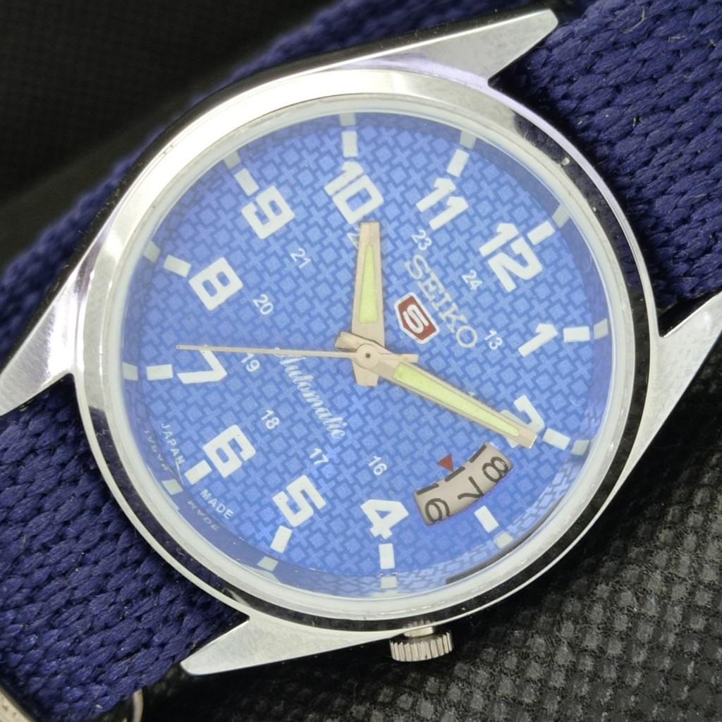 REFURBISHED VINTAGE SEIKO 5 AUTOMATIC 7009A JAPAN MENS BLUE WATCH 598-a313020-9 SKU598-a313020
REFURBISHED VINTAGE SEIKO 5 AUTOMATIC 7009A JAPAN MENS BLUE WATCH 598-a313020-9 SKU598-a313020
