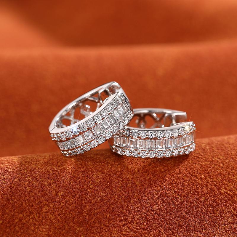 Huitan Chic Women s Small Hoop Earrings with Dazzling Cubic Zirconia Exquisite Female Earrings Daily Wear Luxury Trendy Zircon
Huitan Chic Women s Small Hoop Earrings with Dazzling Cubic Zirconia Exquisite Female Earrings Daily Wear Luxury Trendy Zircon