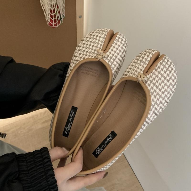 Fashion SUOJIALUN 2025 Autumn New Gingham Women Flat Shoes Fashion Split Toe Slip On Boat Sheos Soft Flat Heel Casual Dress Single Shoes 40
Fashion SUOJIALUN 2025 Autumn New Gingham Women Flat Shoes Fashion Split Toe Slip On Boat Sheos Soft Flat Heel Casual Dress Single Shoes 40