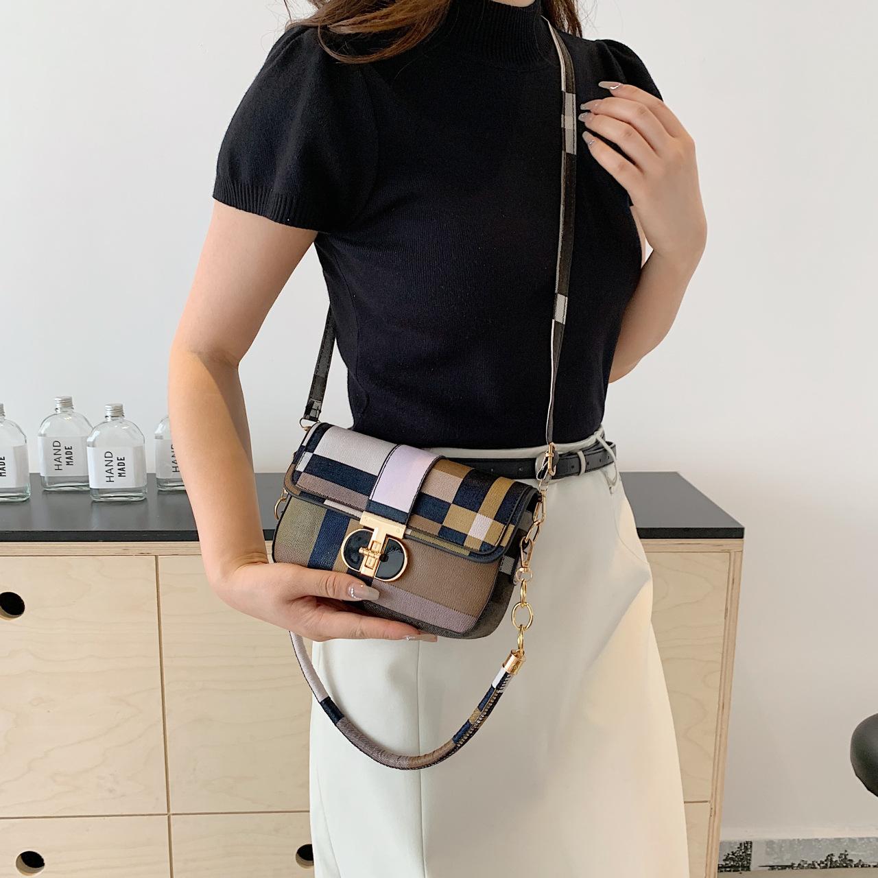 Women s bag 2025 summer new color matching texture small square bag niche underarm bag messenger bag
Women s bag 2025 summer new color matching texture small square bag niche underarm bag messenger bag