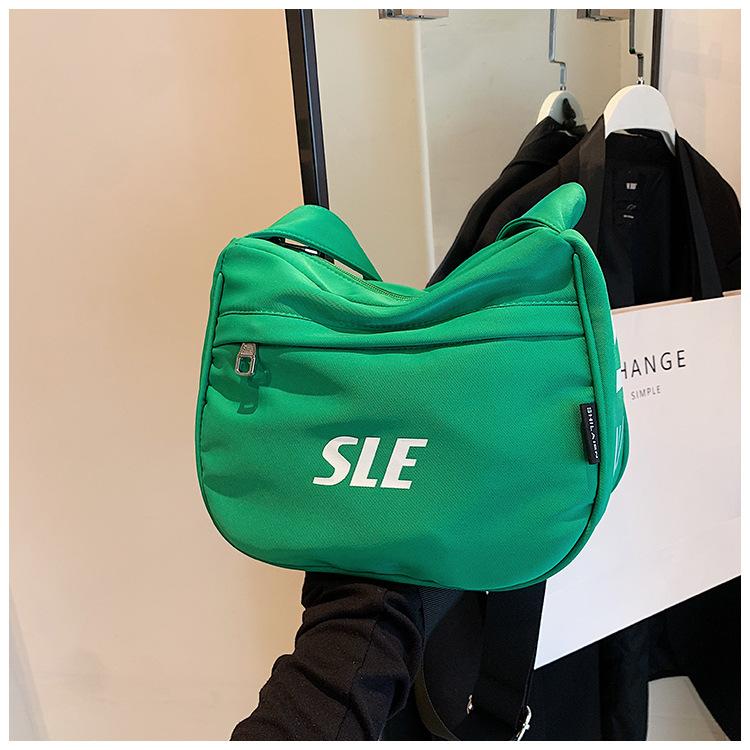 Повседневная универсальная сумка-мессенджер, модная брендовая спортивная и досуговая сумка через плечо, японская мужская и женская студенческая сумка через плечо
Повседневная универсальная сумка-мессенджер, модная брендовая спортивная и досуговая сумка через плечо, японская мужская и женская студенческая сумка через плечо