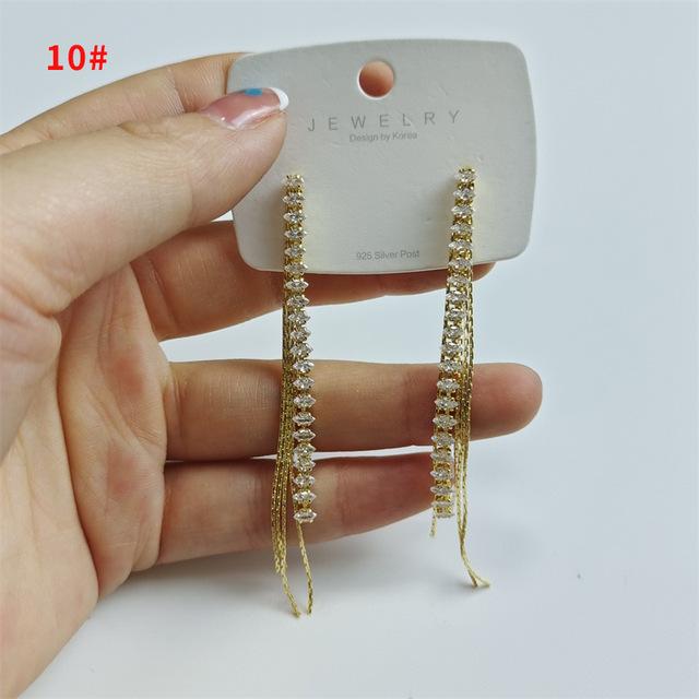 Роскошные серьги с кисточками из Европы и Америки с полным бриллиантом и цирконием, длинные стильные серьги с дизайном меньшинств, женские серьги с кисточками
Роскошные серьги с кисточками из Европы и Америки с полным бриллиантом и цирконием, длинные стильные серьги с дизайном меньшинств, женские серьги с кисточками