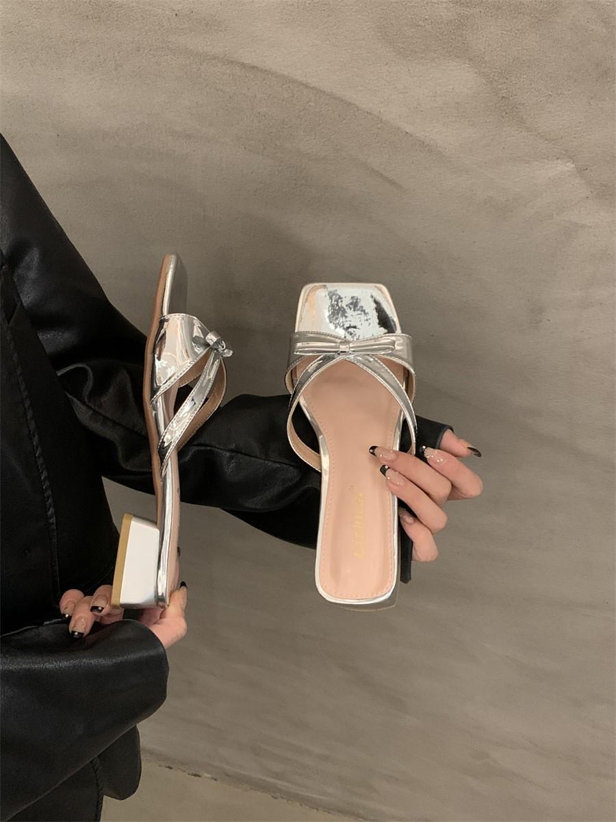 2025 new fairy style bow cool slippers outer wear summer with skirt square head thick heel silver sandals women 40 срібний
2025 new fairy style bow cool slippers outer wear summer with skirt square head thick heel silver sandals women 40 срібний