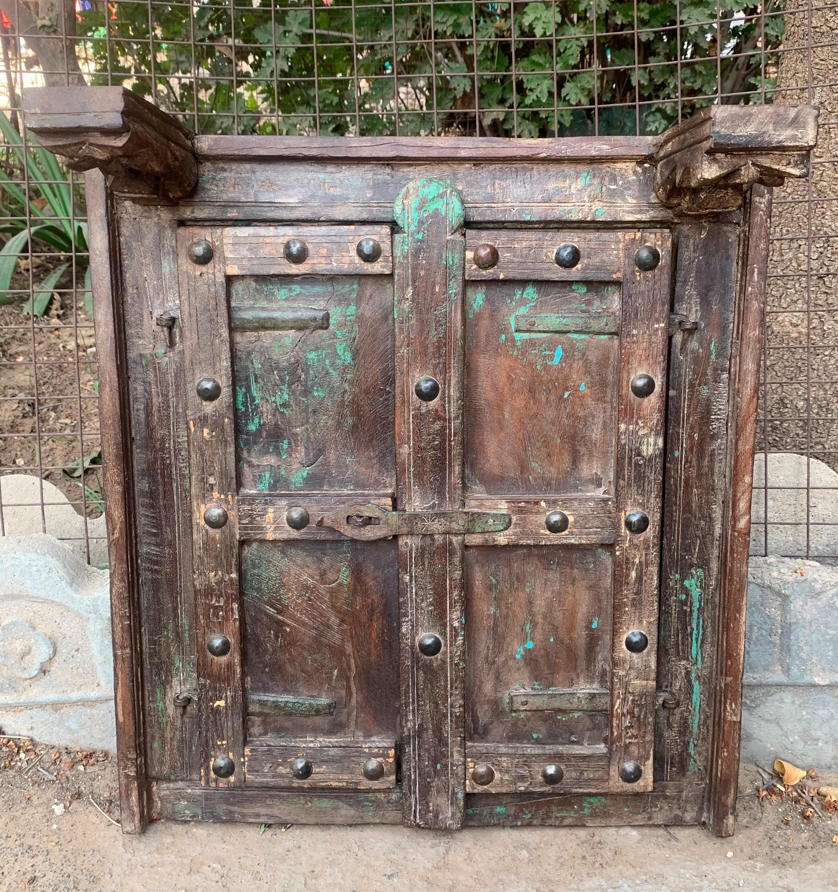 Antique Indian Wooden Window Shutter | Rustic Hand Carved Teak Panel | Vintage Architectural Salvage Wall Decor різнокольоровий
Antique Indian Wooden Window Shutter | Rustic Hand Carved Teak Panel | Vintage Architectural Salvage Wall Decor різнокольоровий