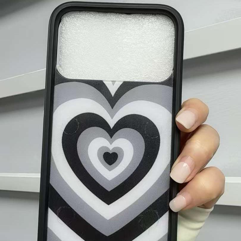 WF European Style Black, Gray, White Heart iPhone 17 Pro Max Case iPhone 15Plus/14Plus Universal
WF European Style Black, Gray, White Heart iPhone 17 Pro Max Case iPhone 15Plus/14Plus Universal