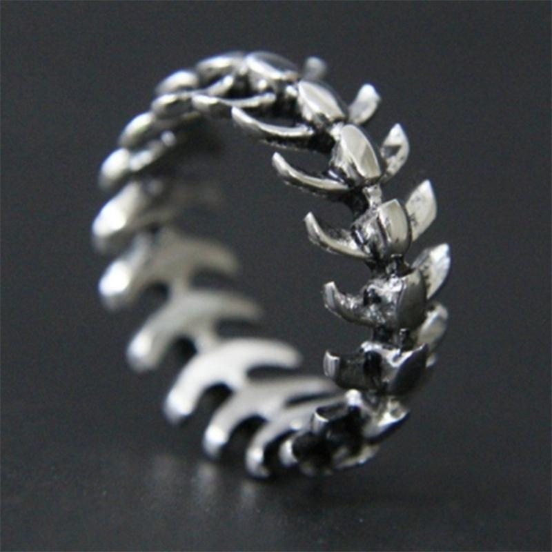 Fashion popular creative rock hip hop retro simple fish bone men and women universal ring birthday gift party Zircon wholesale 7
Fashion popular creative rock hip hop retro simple fish bone men and women universal ring birthday gift party Zircon wholesale 7