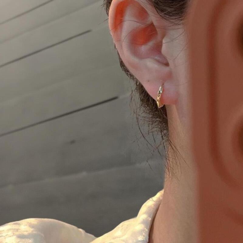 Women s Simple Style Twist Stud Earrings Silver
Women s Simple Style Twist Stud Earrings Silver