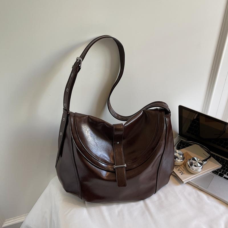 Women s Large Capacity Luxury Tote Bag Versatile Single Shoulder Slant Cross Bag For Commuting PU Leather Fashion Shopper Totes
Women s Large Capacity Luxury Tote Bag Versatile Single Shoulder Slant Cross Bag For Commuting PU Leather Fashion Shopper Totes