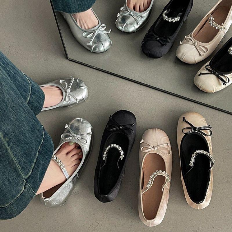 Rhinestone bow shallow mouth ballet inner height increase 5cm single shoes women s spring and summer 2025 new gentle single shoes 39 рожевий
Rhinestone bow shallow mouth ballet inner height increase 5cm single shoes women s spring and summer 2025 new gentle single shoes 39 рожевий