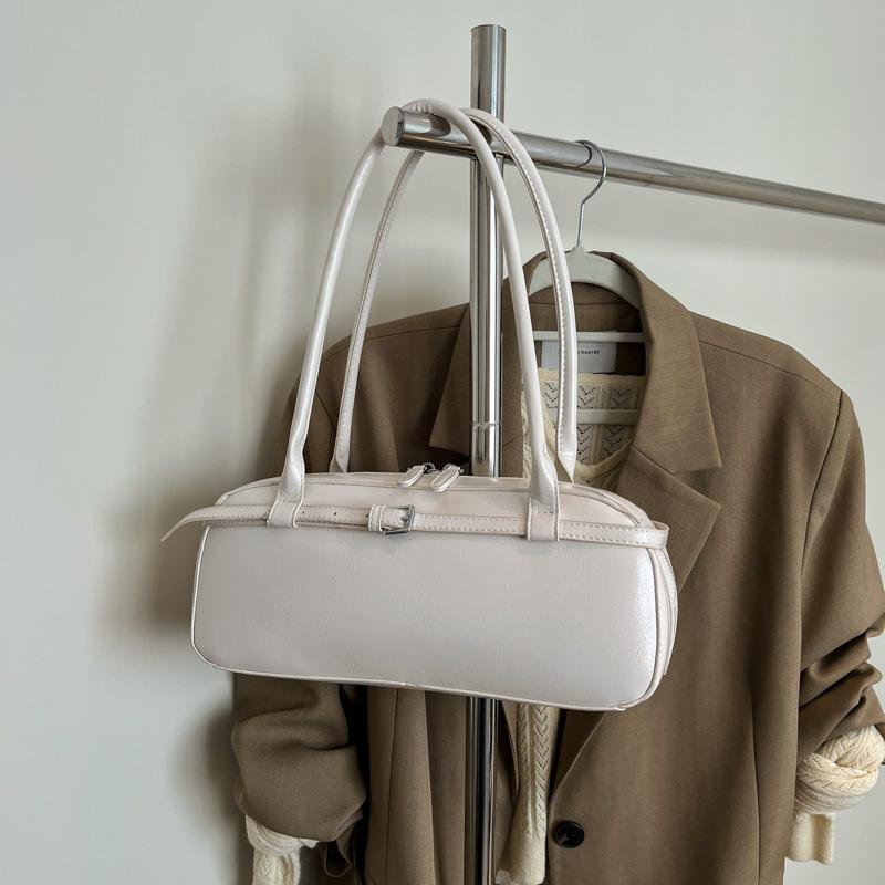 Сумка премиум-класса в иностранном стиле женская 2025 новая модная простая на плечо под мышку повседневная рабочая сумка-подушка для поездок
Сумка премиум-класса в иностранном стиле женская 2025 новая модная простая на плечо под мышку повседневная рабочая сумка-подушка для поездок