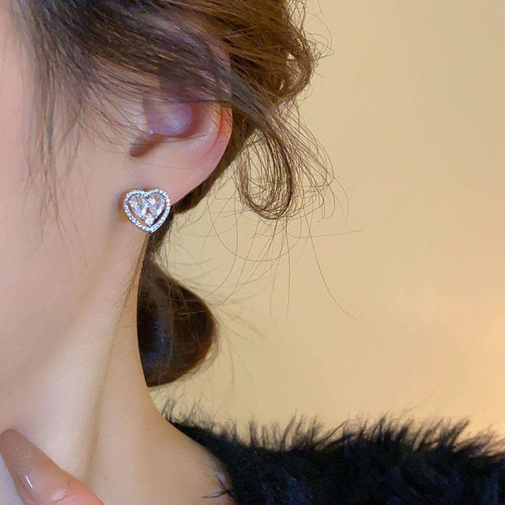 Hollow Out Heart Earrings Jewelry Accessories Heart Ear Hook Net Red Heart Ear Studs Gifts
Hollow Out Heart Earrings Jewelry Accessories Heart Ear Hook Net Red Heart Ear Studs Gifts