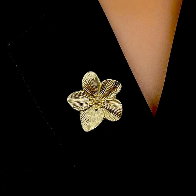 Women Large Statement 3D Layered Golden Flower Brooch Bold Retro Statement Elegant Collar Accessory For Party Wedding Daily Wear 04
Women Large Statement 3D Layered Golden Flower Brooch Bold Retro Statement Elegant Collar Accessory For Party Wedding Daily Wear 04