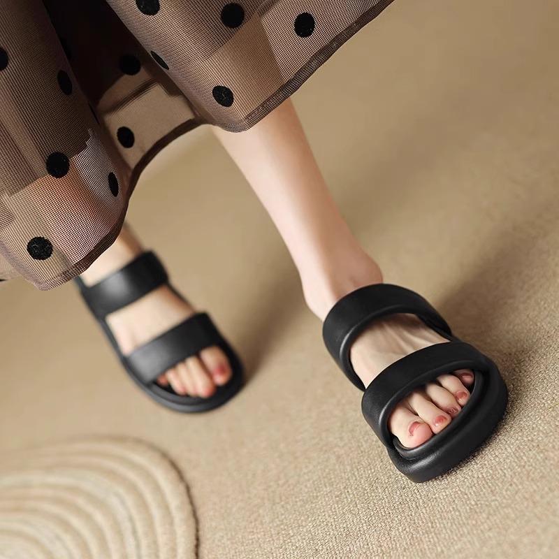French cool slippers women s summer wear 2025 new fashion thick-soled flat-bottomed casual vacation muffin one-word beach shoes 40 чорний
French cool slippers women s summer wear 2025 new fashion thick-soled flat-bottomed casual vacation muffin one-word beach shoes 40 чорний