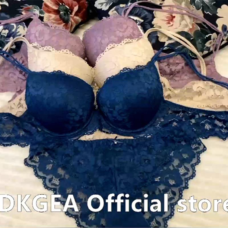 DKGEA сексуальный комплект нижнего белья с вышивкой, кружевной синий бюстгальтер, женский бюстгальтер пуш-ап
DKGEA сексуальный комплект нижнего белья с вышивкой, кружевной синий бюстгальтер, женский бюстгальтер пуш-ап