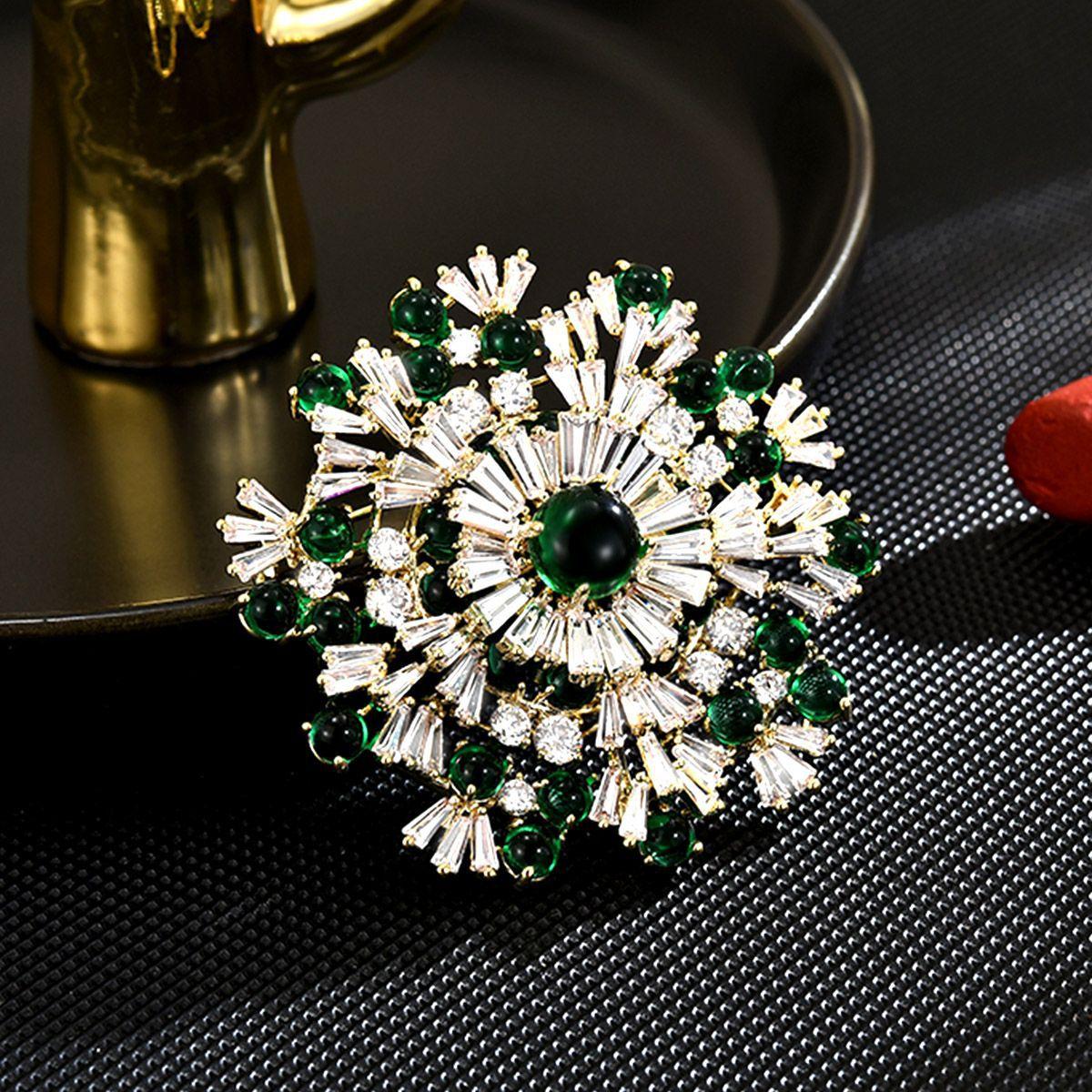 Women s Light Luxury Design Elegant Inlaid Zircon Snowflake Brooch Fashionable And Versatile Niche Design Sense Brooch
Women s Light Luxury Design Elegant Inlaid Zircon Snowflake Brooch Fashionable And Versatile Niche Design Sense Brooch