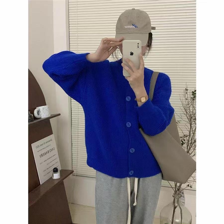 Ленивый ветер однотонный однобортный вязаный кардиган женская одежда осень и зима новый ретро мягкий восковой свитер с круглым вырезом куртка average size синий
Ленивый ветер однотонный однобортный вязаный кардиган женская одежда осень и зима новый ретро мягкий восковой свитер с круглым вырезом куртка average size синий