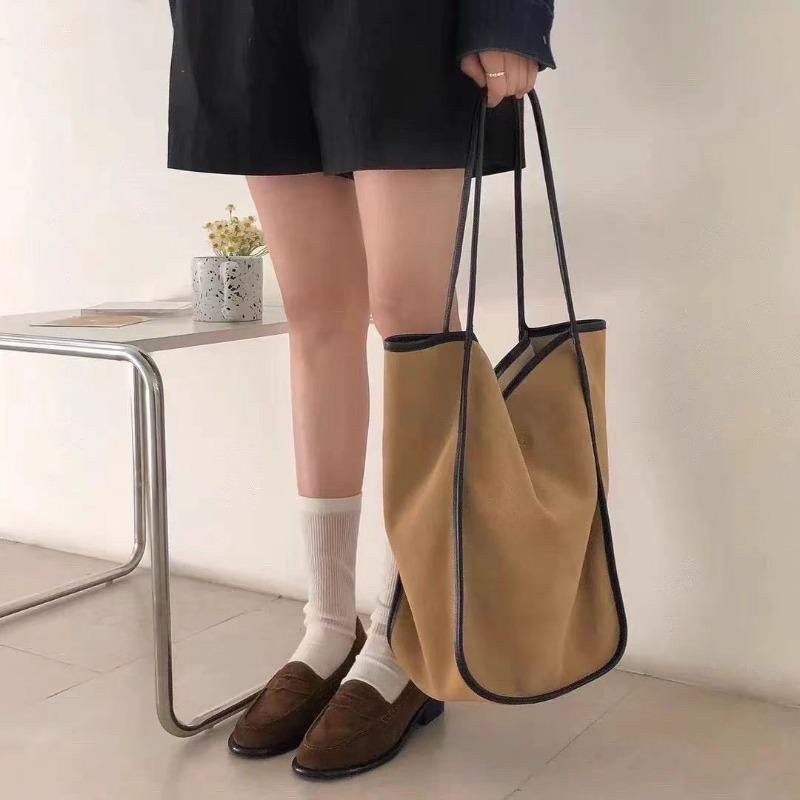 Korean niche designer with the same lazy wind matte cowhide tote bag, high-end soft leather commuter fashion bag хаки
Korean niche designer with the same lazy wind matte cowhide tote bag, high-end soft leather commuter fashion bag хаки
