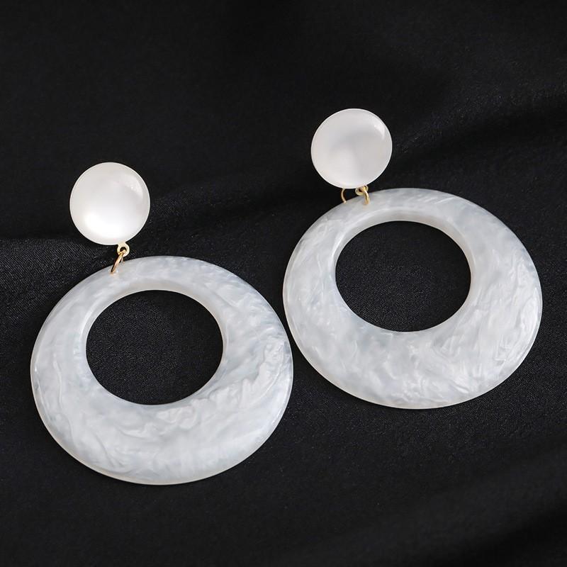 New Chinese Safety Buckle Hollow Round Earrings, High-End Female Personality Exaggerated Earrings, Fashionable Versatile Earrings
New Chinese Safety Buckle Hollow Round Earrings, High-End Female Personality Exaggerated Earrings, Fashionable Versatile Earrings