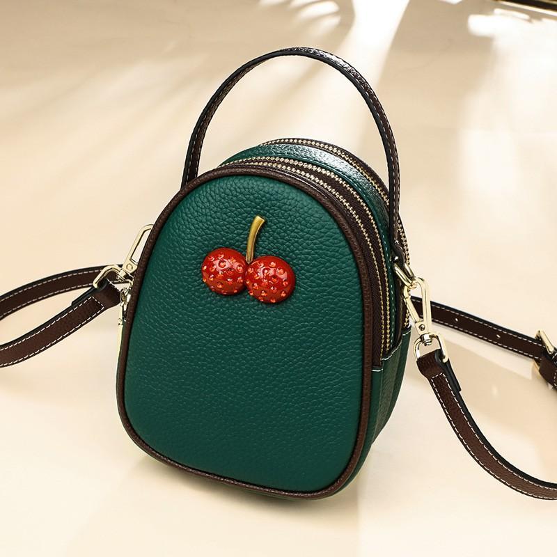 Женская сумка 2025 лето новая мода универсальная маленькая ароматная маленькая сумка сумка с вишней сумка через плечо кожаная сумка-мессенджер тренд 14*8.5*17.5(cm) темно-зеленого
Женская сумка 2025 лето новая мода универсальная маленькая ароматная маленькая сумка сумка с вишней сумка через плечо кожаная сумка-мессенджер тренд 14*8.5*17.5(cm) темно-зеленого