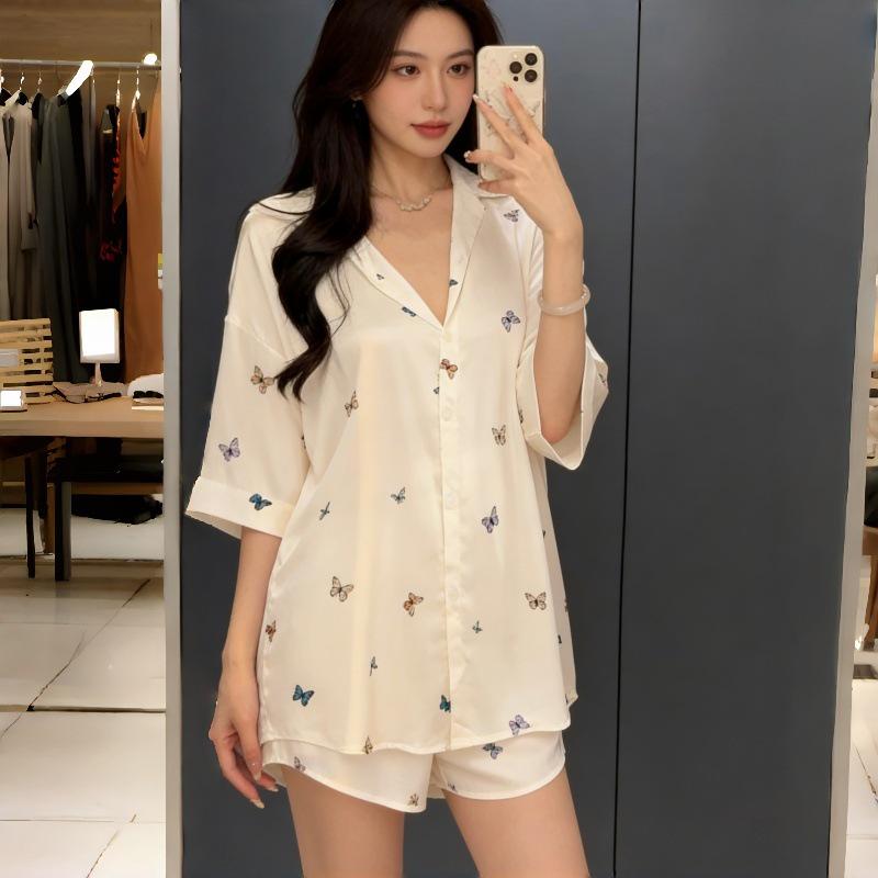 Ice Silk Butterfly Print Summer Pajama Set for Women - Short Sleeve & Pants, Long Sleeve & Pants One Size (Fits 80-140 Jin)
Ice Silk Butterfly Print Summer Pajama Set for Women - Short Sleeve & Pants, Long Sleeve & Pants One Size (Fits 80-140 Jin)