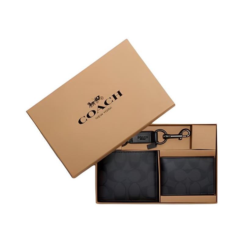 COACH Classic presbyopia three-in-one cow leather card holder keychain wallet men s black black чёрный
COACH Classic presbyopia three-in-one cow leather card holder keychain wallet men s black black чёрный