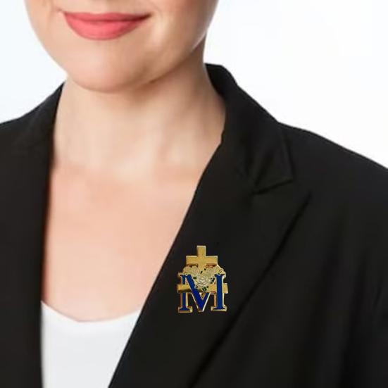 Эмалевая брошь с логотипом M Marianne Cross Pin Женская одежда для поездок на работу Ювелирные изделия из сплава Материал сумка шарф шляпа украшение брошь для мероприятий вечеринки синий
Эмалевая брошь с логотипом M Marianne Cross Pin Женская одежда для поездок на работу Ювелирные изделия из сплава Материал сумка шарф шляпа украшение брошь для мероприятий вечеринки синий