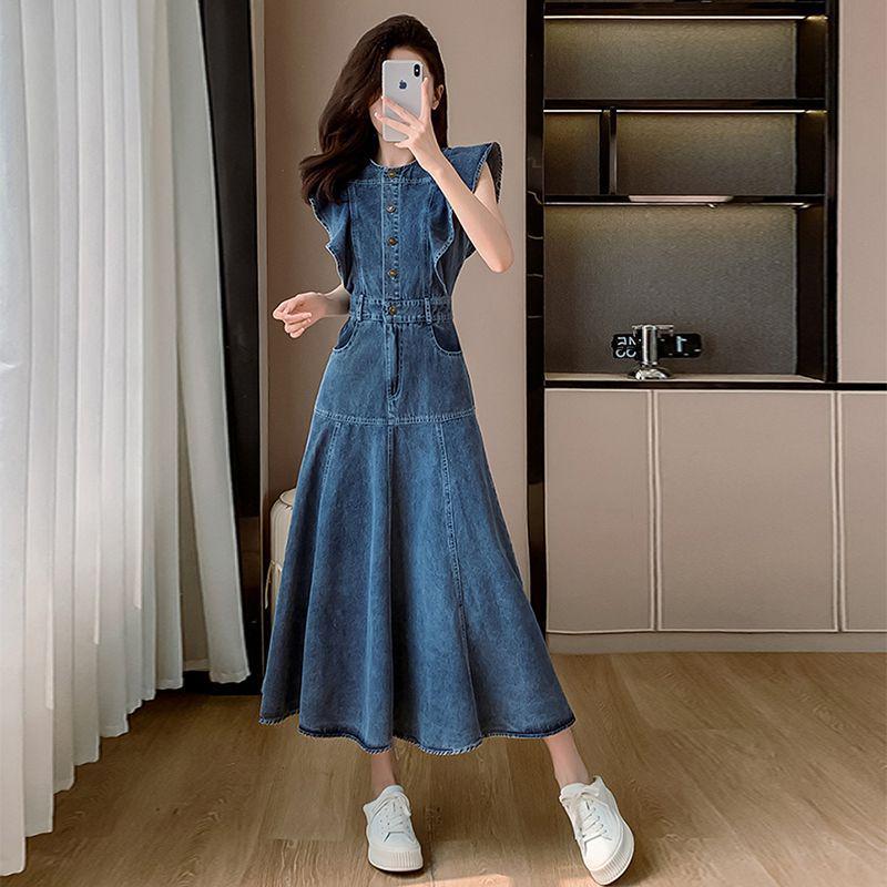 Trendy Plus Size Ruffled Denim Dress with Flutter Sleeves - Over-the-Knee Skirt for a Youthful Look. S (for 40-48 kg)
Trendy Plus Size Ruffled Denim Dress with Flutter Sleeves - Over-the-Knee Skirt for a Youthful Look. S (for 40-48 kg)