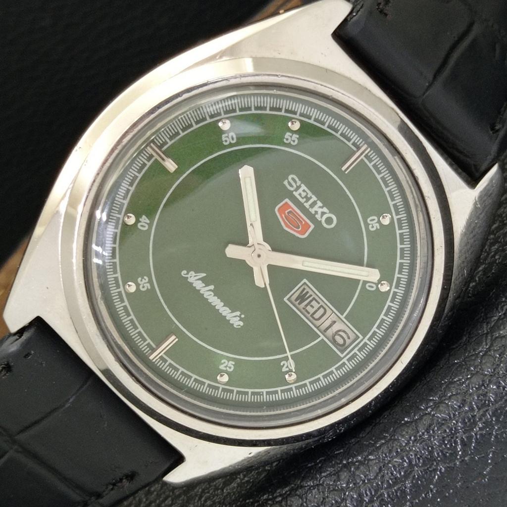 ВИНТАЖНЫЕ МУЖСКИЕ ЧАСЫ SEIKO 5 AUTOMATIC 7009A ЯПОНИЯ ЦИФЕРБЛАТ ЗЕЛЕНОГО ЦВЕТА a500136-2 R151a-a500136
ВИНТАЖНЫЕ МУЖСКИЕ ЧАСЫ SEIKO 5 AUTOMATIC 7009A ЯПОНИЯ ЦИФЕРБЛАТ ЗЕЛЕНОГО ЦВЕТА a500136-2 R151a-a500136